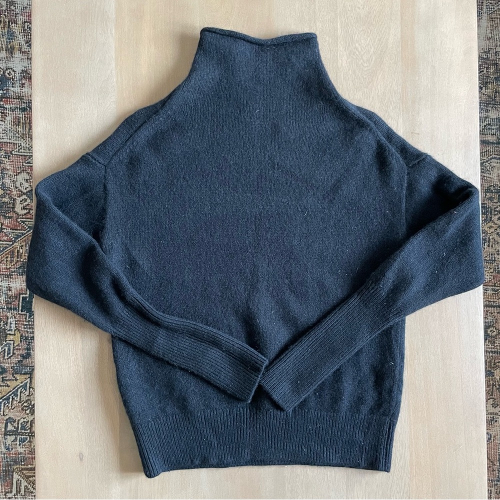 Aritzia Wilfred Luxe 100% Cashmere Cyprie Sweater Black - Picture 6 of 12